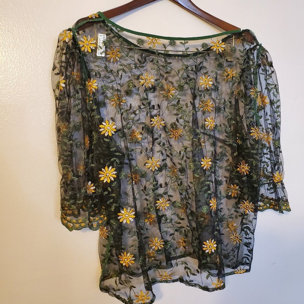Mesh flower top
